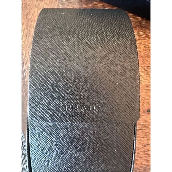 Prada eyeglasses case with lense cloth and Prada box - Picture 2 of 16